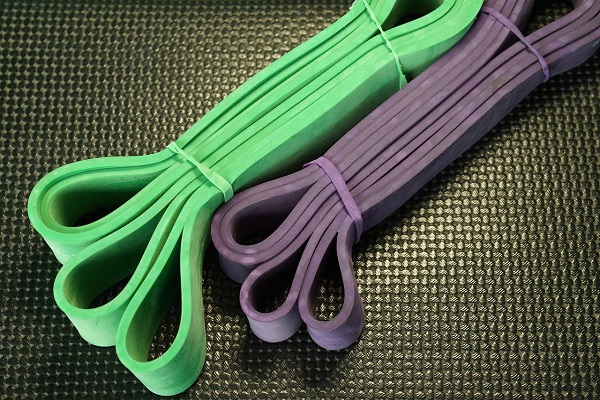 use resistance bands without hand pain